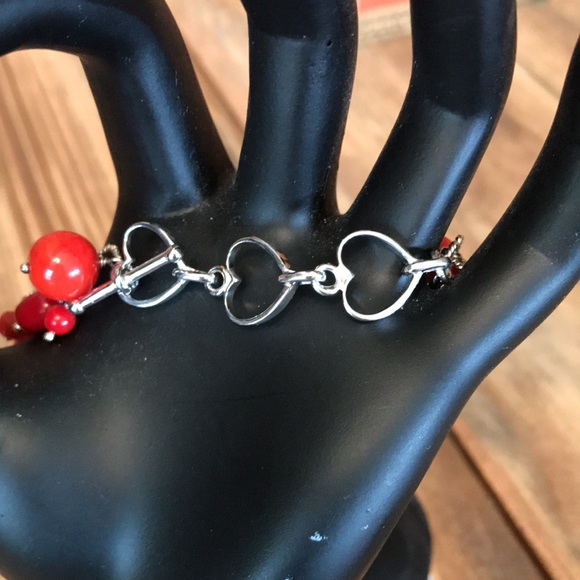 Elegant Red Coral Hearts and Flowers Bracelet - Picture 4 of 6